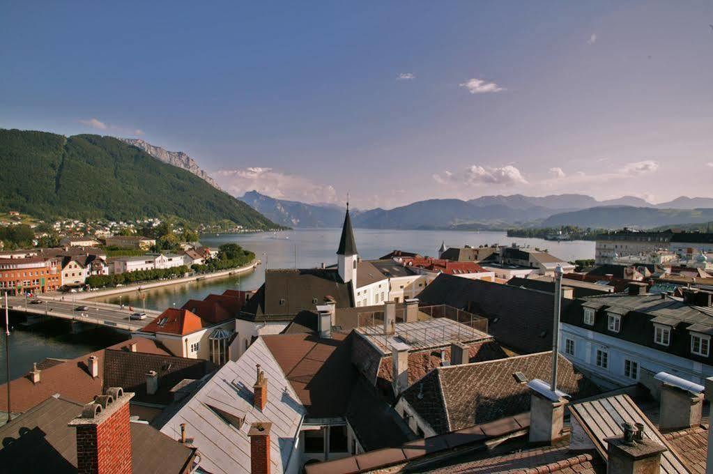 Keramikhotel Goldener Brunnen Gmunden Zewnętrze zdjęcie